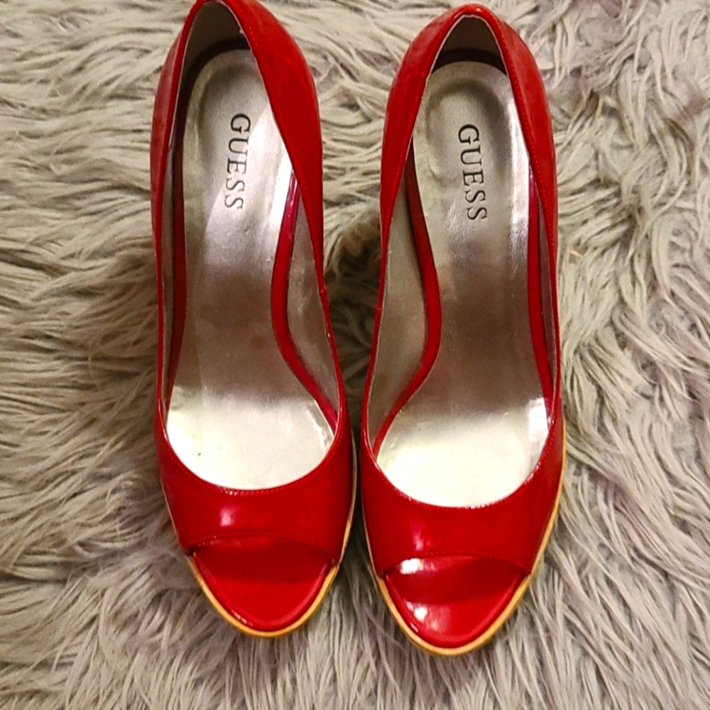 Guess red wedges